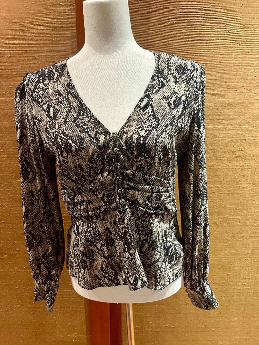 Veronica Beard 100% Silk Snake Print Peplum Blouse Size 6